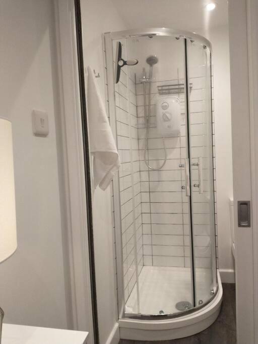 Cosy Garden Studio Room Minimum Two Night Booking Μπράιτον Εξωτερικό φωτογραφία